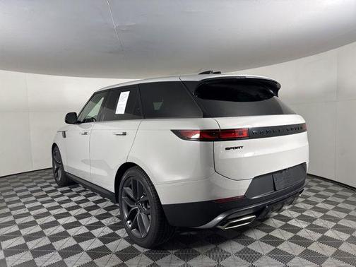 2025 Land Rover Range Rover Sport SE
