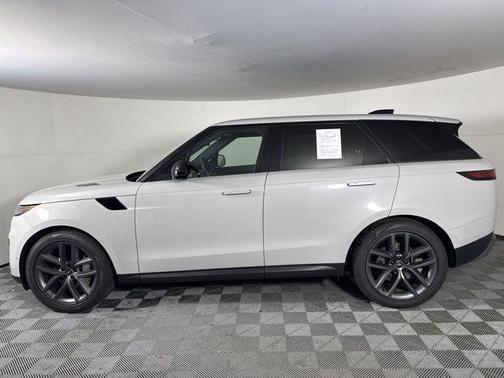2025 Land Rover Range Rover Sport SE