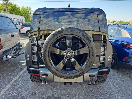 2023 Land Rover Defender 110 Carpathian Edition