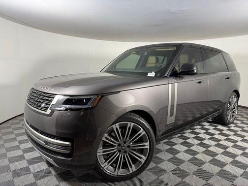 2025 Land Rover Range Rover P530 SE 7 Seat