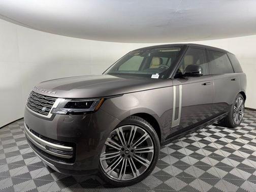 2025 Land Rover Range Rover P530 SE 7 Seat