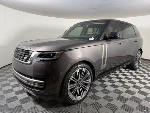 2025 Land Rover Range Rover P530 SE 7 Seat