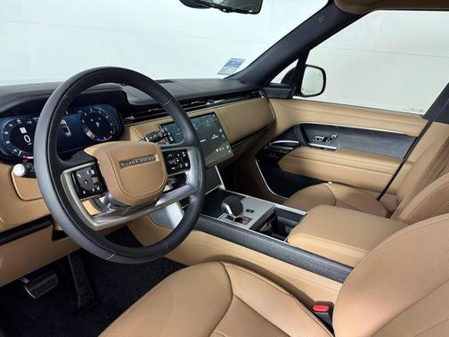 2025 Land Rover Range Rover P530 SE 7 Seat