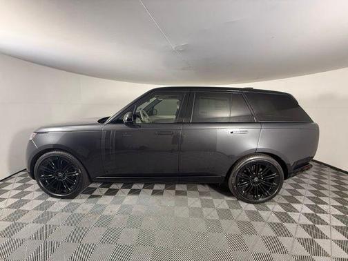 2025 Land Rover Range Rover P530 SE