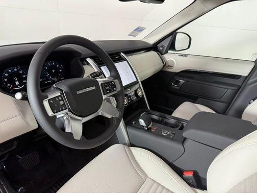 2025 Land Rover Discovery S