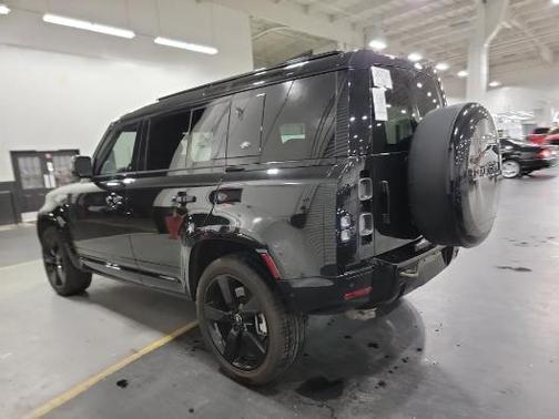 2022 Land Rover Defender 110 X-Dynamic HSE