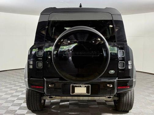2022 Land Rover Defender 110 X-Dynamic HSE
