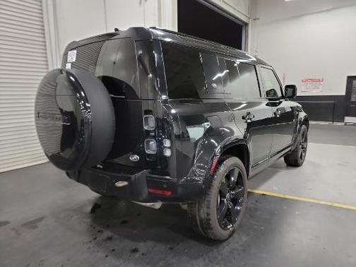 2022 Land Rover Defender 110 X-Dynamic HSE