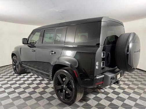 2025 Land Rover Defender 110 V8