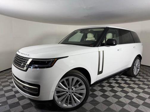 2025 Land Rover Range Rover P530 SE