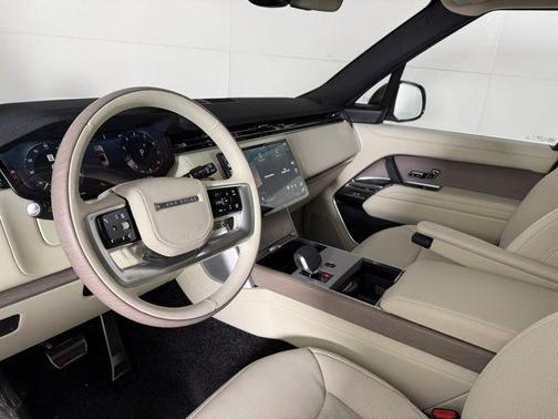 2025 Land Rover Range Rover P530 SE