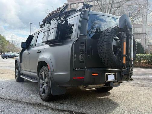 2023 Land Rover Defender 130 SE