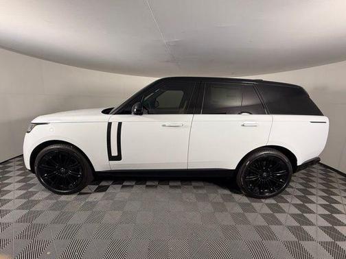 2025 Land Rover Range Rover P530 SE