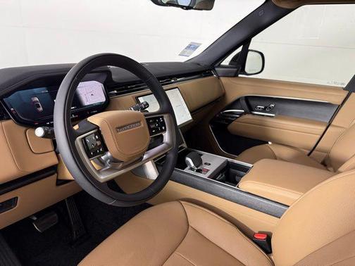 2025 Land Rover Range Rover P530 SE