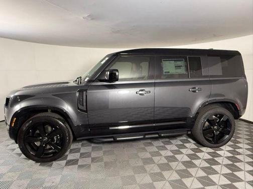 2025 Land Rover Defender 110 V8