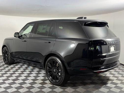2025 Land Rover Range Rover P400 SE 7 Seat