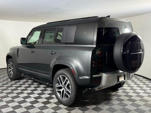 2025 Land Rover Defender 110 P300