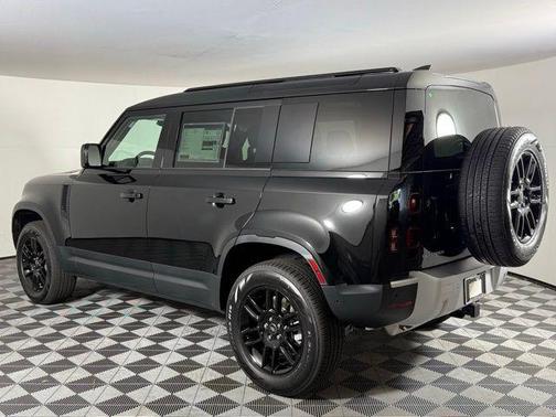 2025 Land Rover Defender 110 P300