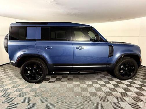 2025 Land Rover Defender 110 P300