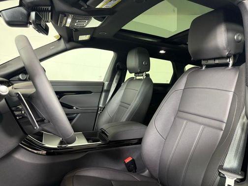 2026 Land Rover Range Rover Evoque Dynamic SE