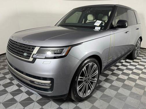 2025 Land Rover Range Rover P400 SE