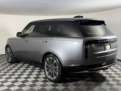 2025 Land Rover Range Rover P400 SE