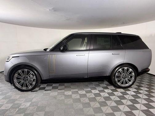 2025 Land Rover Range Rover P400 SE