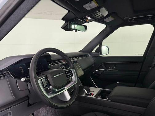 2025 Land Rover Range Rover P530 SE