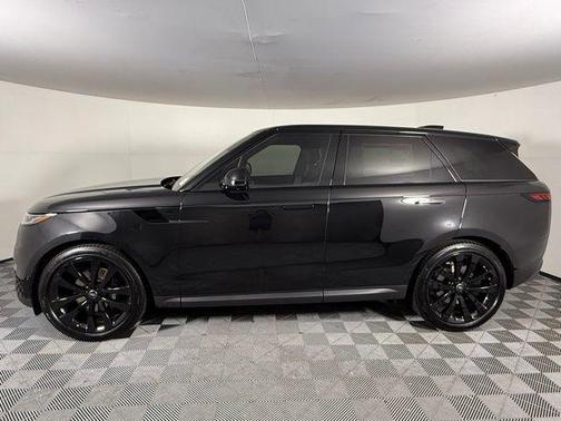 2025 Land Rover Range Rover Sport SE