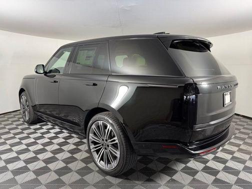 2025 Land Rover Range Rover P400 SE