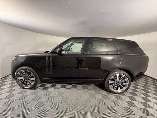 2025 Land Rover Range Rover P400 SE
