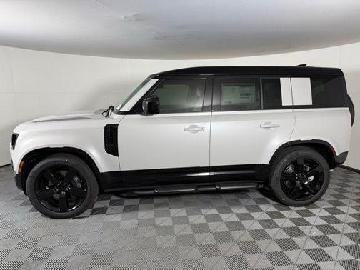 2026 Land Rover Defender 110 V8