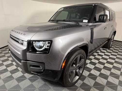 2024 Land Rover Defender 130 P400 Outbound
