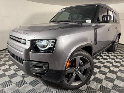 2024 Land Rover Defender 130 P400 Outbound