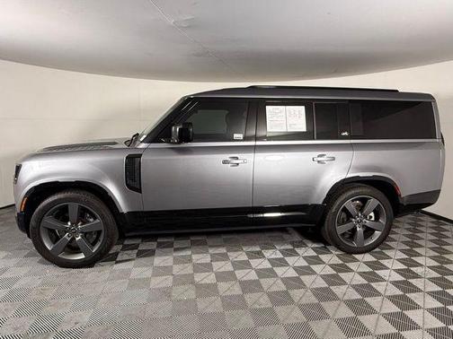 2024 Land Rover Defender 130 P400 Outbound