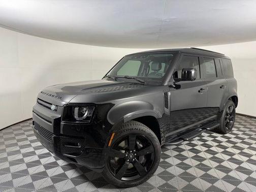 2025 Land Rover Defender 110 P400 X-Dynamic SE