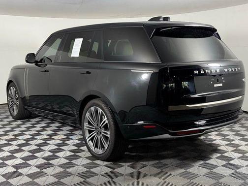 2023 Land Rover Range Rover P400 SE