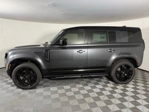 2025 Land Rover Defender 110 V8