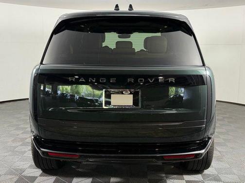 2025 Land Rover Range Rover P530 SE 7 Seat