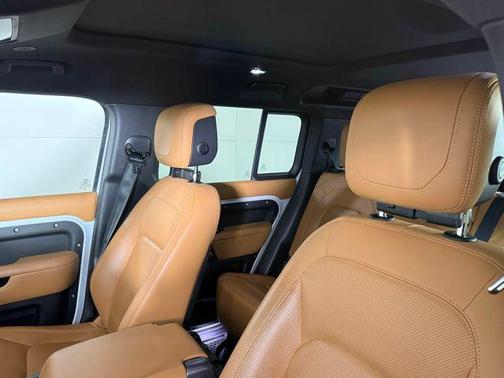 2023 Land Rover Defender 110 V8