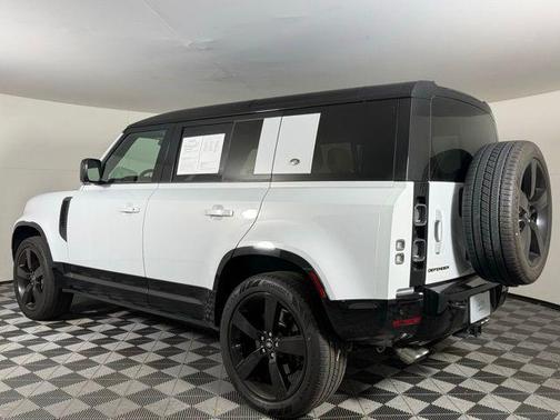 2023 Land Rover Defender 110 V8