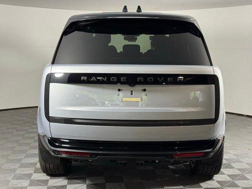 2025 Land Rover Range Rover P530 SE 7 Seat