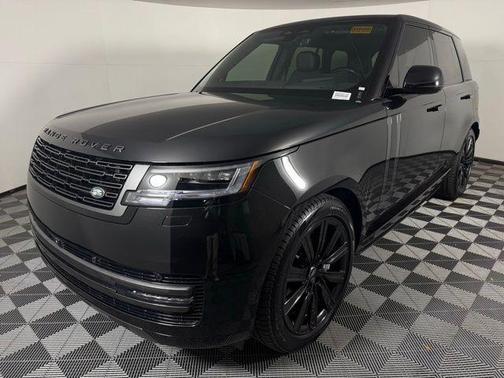 2025 Land Rover Range Rover P550e SE