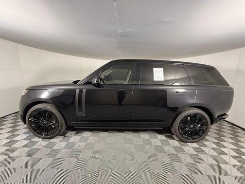 2023 Land Rover Range Rover P530 SE