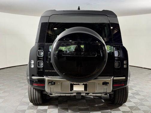 2025 Land Rover Defender 110 P400 X
