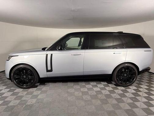 2025 Land Rover Range Rover P400 SE 7 Seat