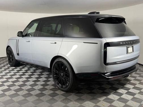 2025 Land Rover Range Rover P400 SE 7 Seat