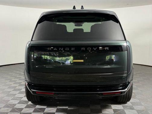 2025 Land Rover Range Rover P530 SE