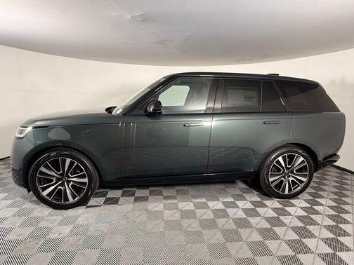 2025 Land Rover Range Rover P530 SE