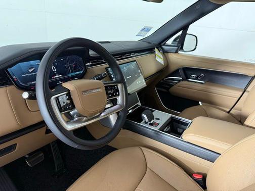 2025 Land Rover Range Rover P530 SE
